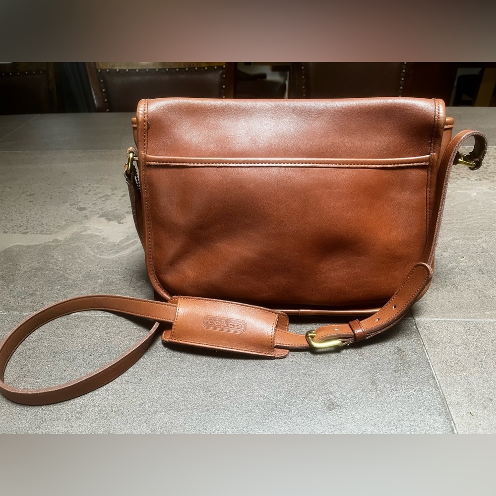 Vintage COACH City Bag in British Tan with Turn Lock Shoulder Bag 9790 - Picture 5 of 9